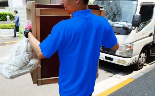 現地までお伺いして家財・日用品を回収